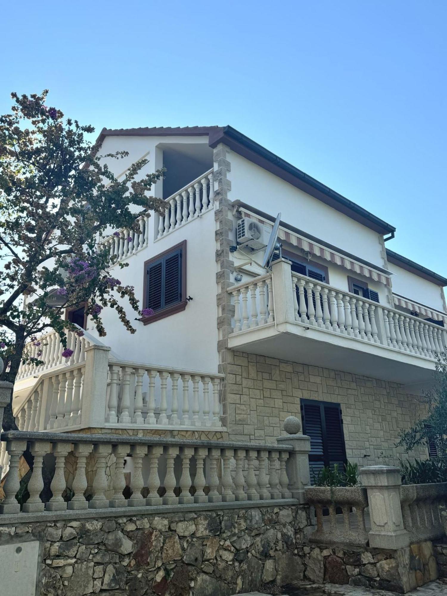 Apartments And Room Makaj Basina Exterior photo